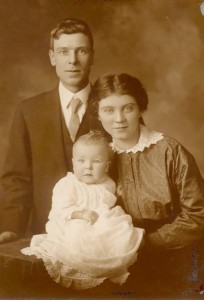 Walter, Laura May and Len 1915